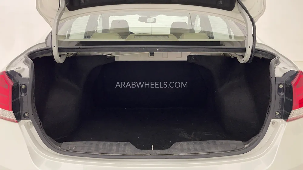 Suzuki Ciaz 2023 for Sale in Dubai Image-25