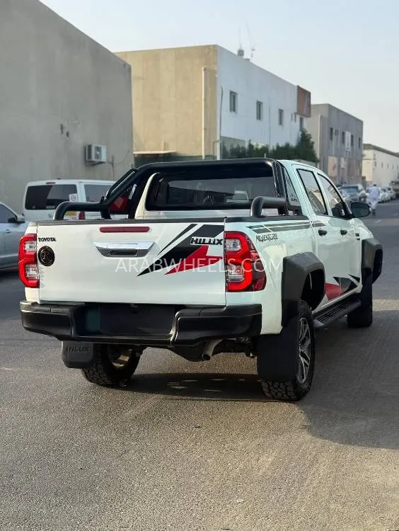 تويوتا هايلوكس 2018 for Sale in دبي Image-2