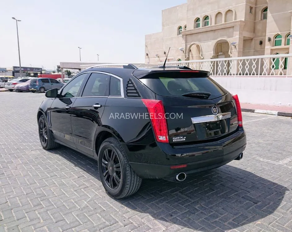 Cadillac SRX 2015 for Sale in Ajman Image-10