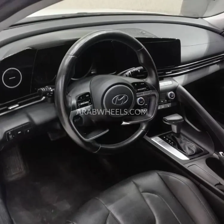 Hyundai Avante 2021 for Sale in Ajman Image-6