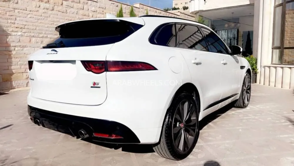 Jaguar F Pace 2019 for Sale in Sharjah Image-4
