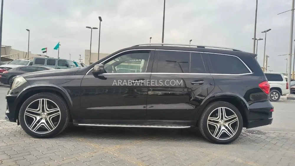 Mercedes Benz GL Class 2016 for Sale in Sharjah Image-4