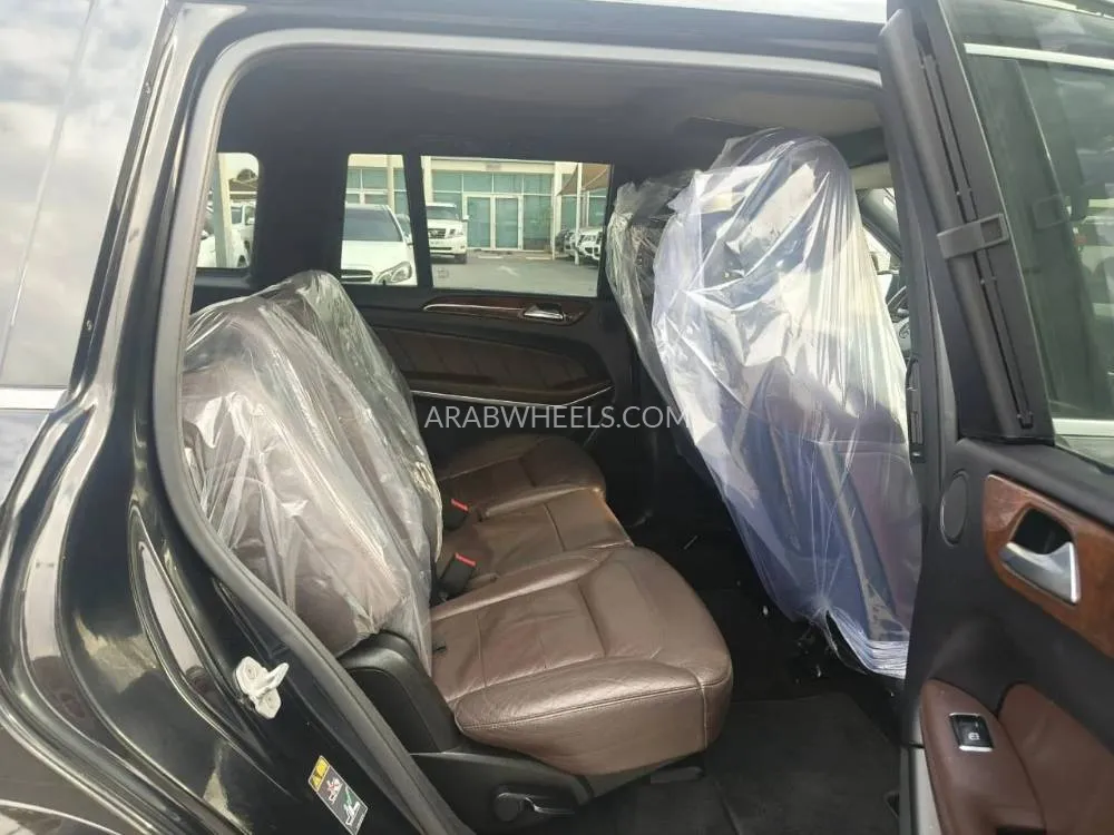 Mercedes Benz GL Class 2016 for Sale in Sharjah Image-18