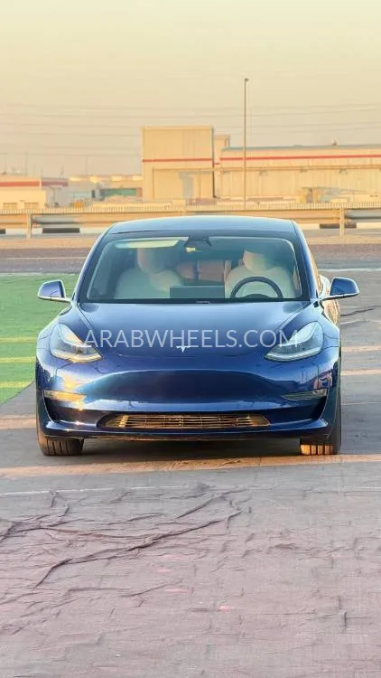 Tesla Model 3 2020 for Sale in Ajman Image-2