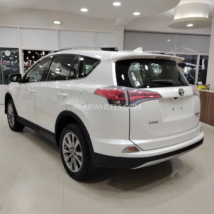 Toyota Rav4 2017 for Sale in Sharjah Image-5