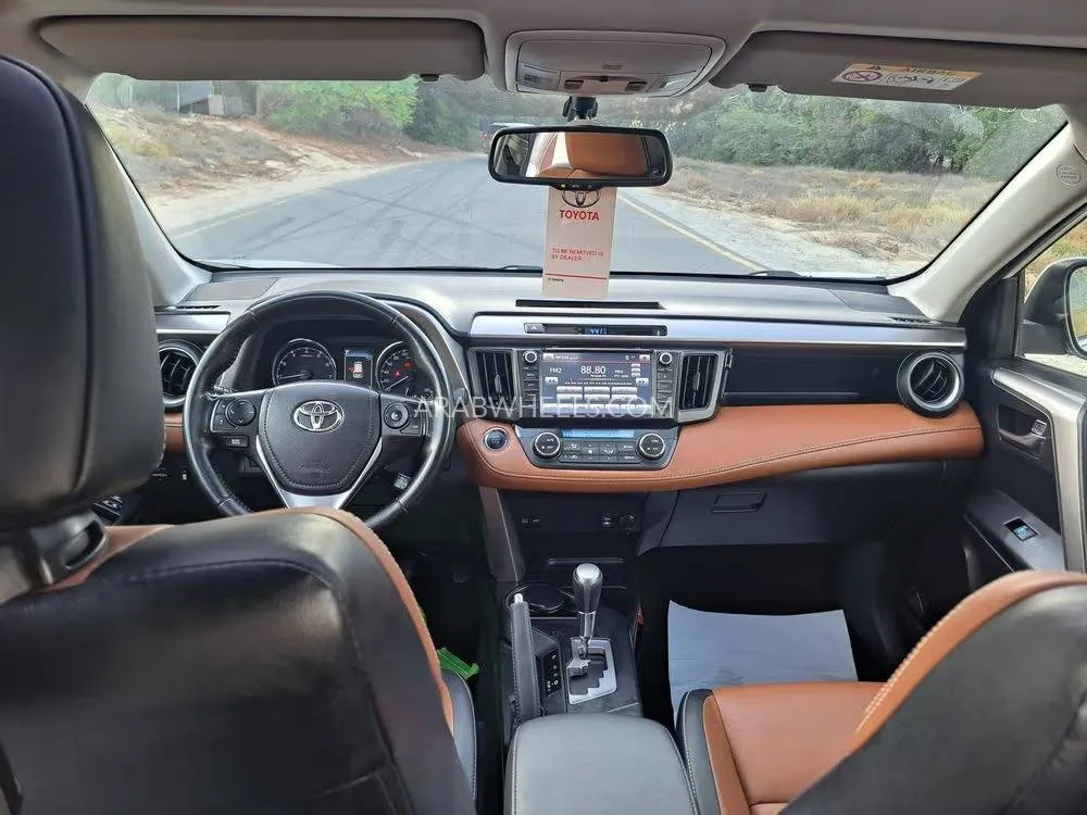 Toyota Rav4 2017 for Sale in Sharjah Image-14