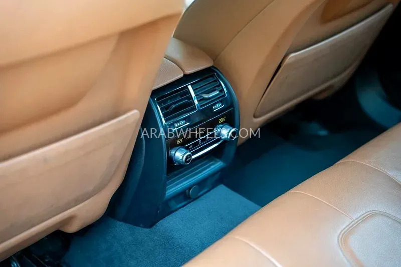 بي إم دبليو الفئة الخامسة 2020 for Sale in الشارقة Image-12