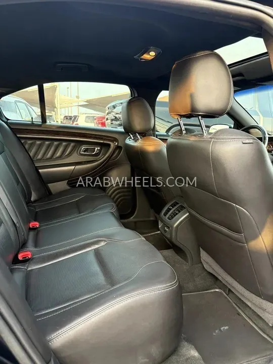 Ford Taurus 2016 for Sale in Sharjah Image-17