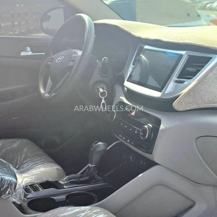 Hyundai Tucson 2016 for Sale in Sharjah Image-7