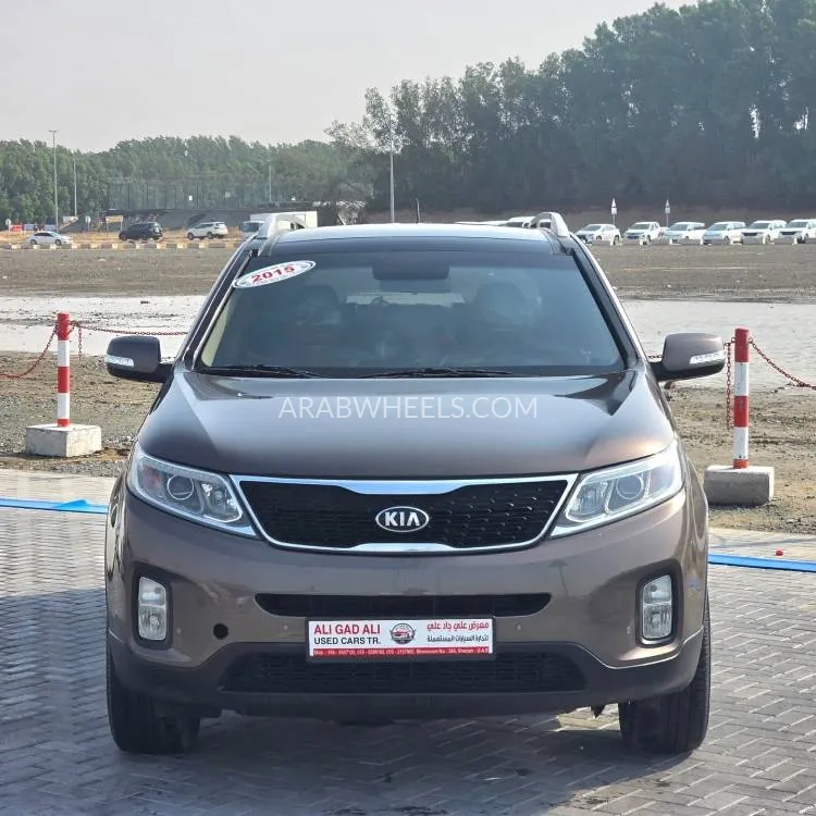 Kia Sorento 2015 for Sale in Sharjah Image-2