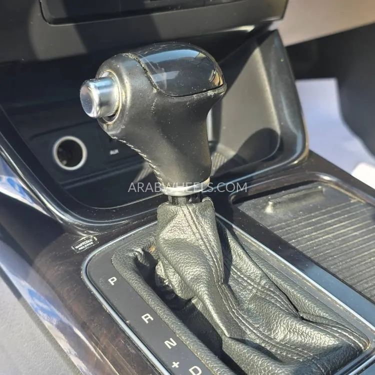 Kia Sorento 2015 for Sale in Sharjah Image-13