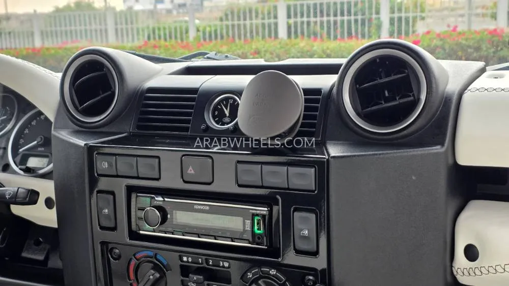 Land Rover Defender 2010 for Sale in Dubai Image-11