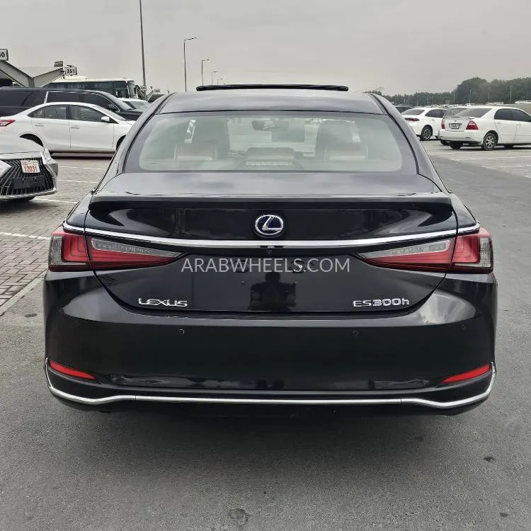 Lexus ES 2020 for Sale in Sharjah Image-13