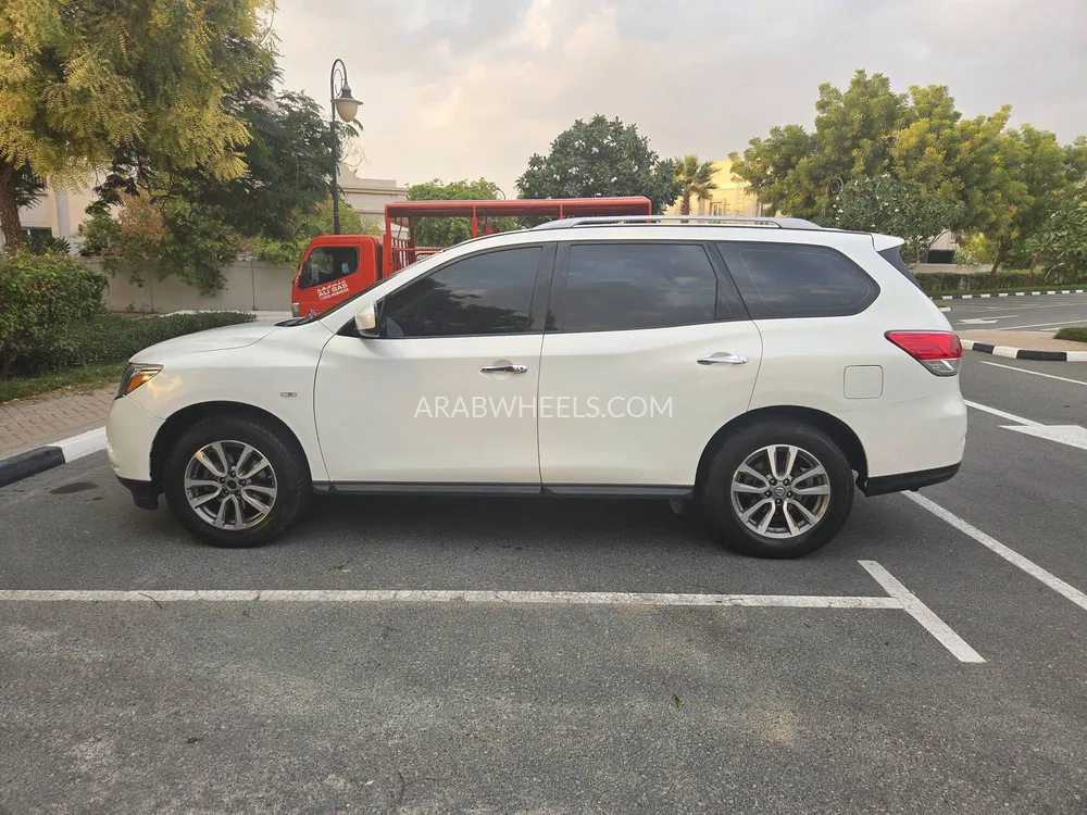 Nissan Pathfinder 2014 for Sale in Dubai Image-3