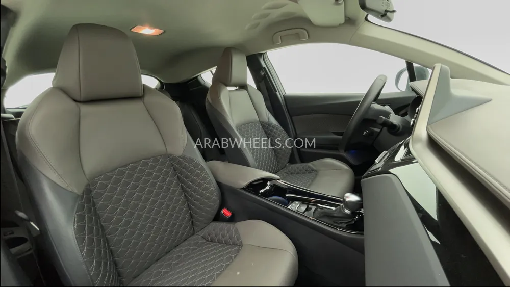 Toyota C-HR 2023 for Sale in Dubai Image-24