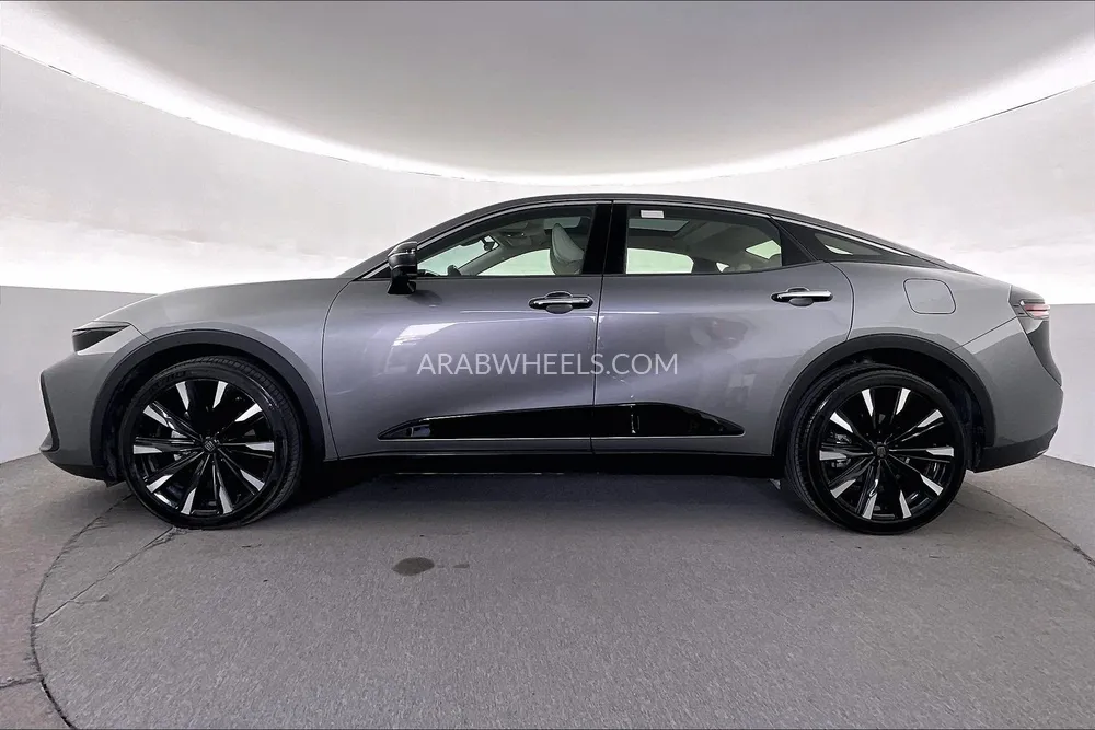 Toyota Crown 2023 for Sale in Sharjah Image-7