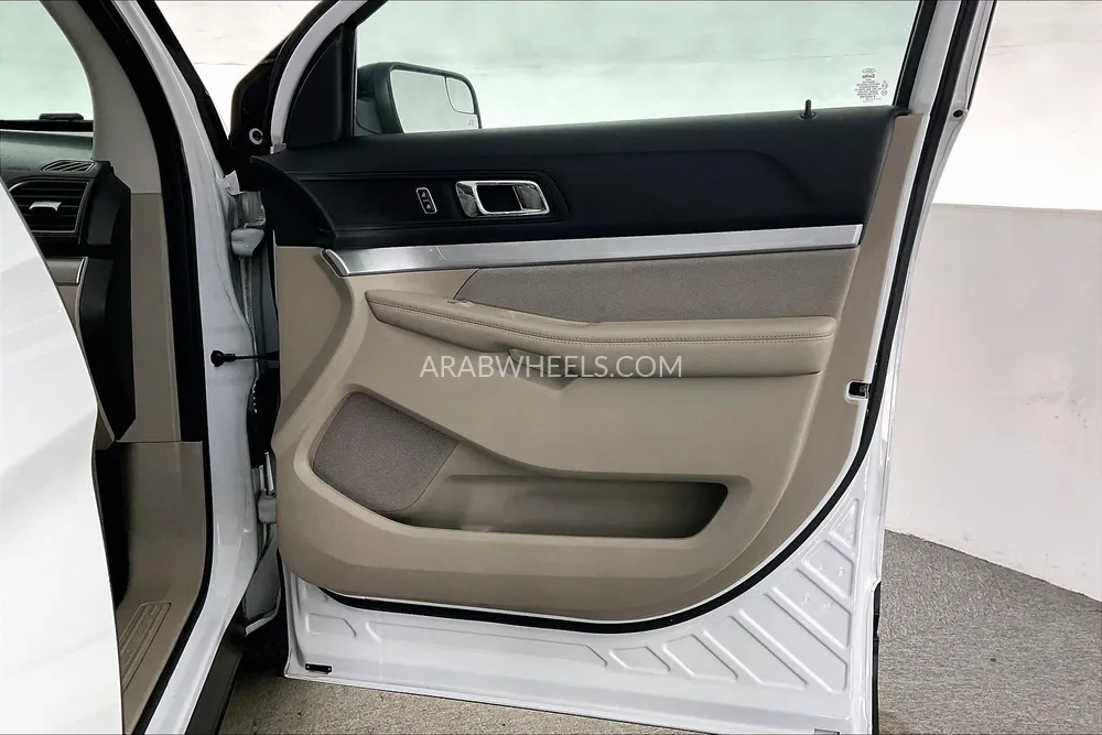Ford Explorer 2018 for Sale in Sharjah Image-19