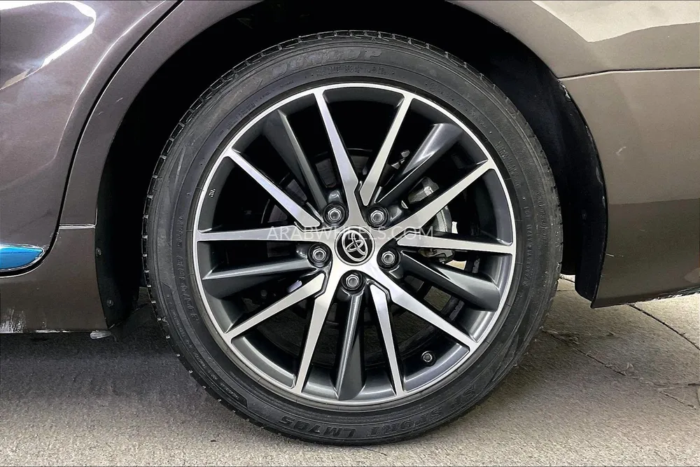 Toyota Camry 2024 for Sale in Dubai Image-10