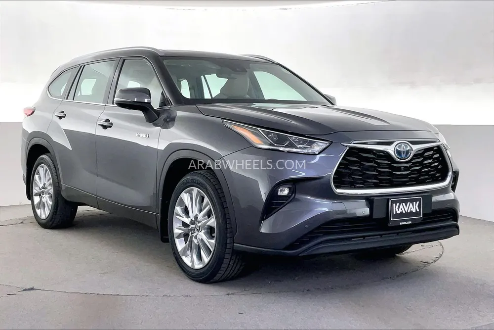 Toyota Highlander 2023 for Sale in Sharjah Image-3