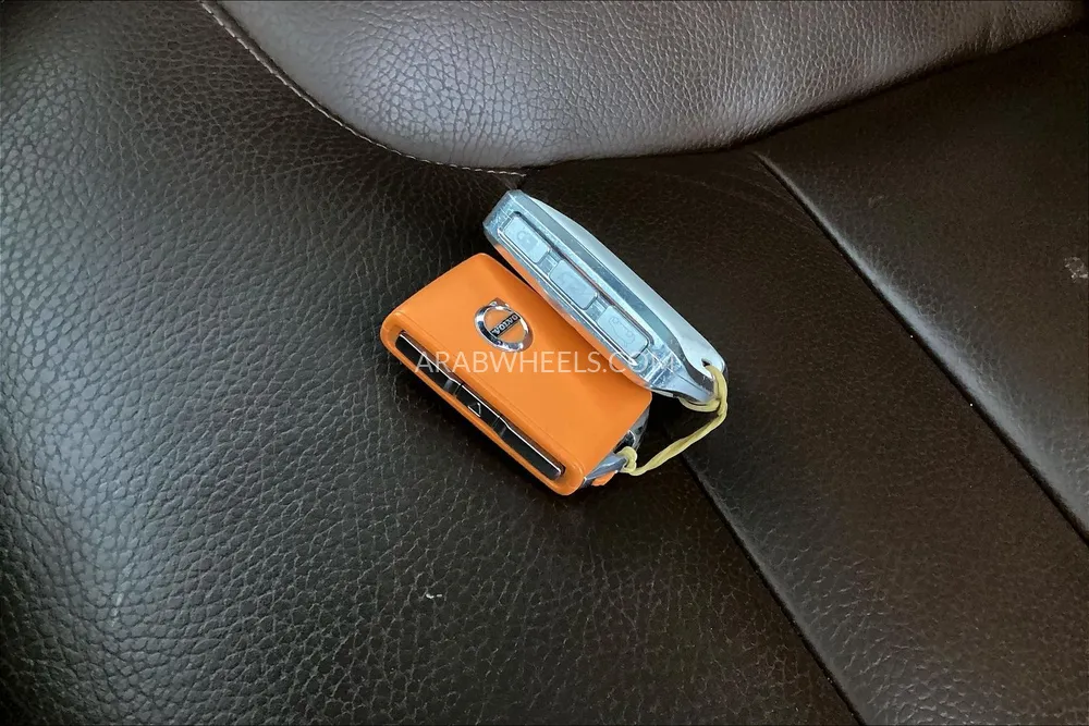 فولفو إكس سي 60 2021 for Sale in الشارقة Image-18