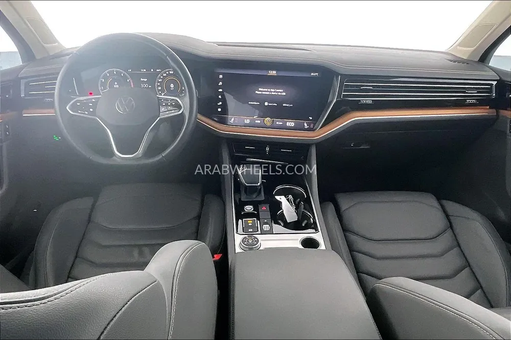 Volkswagen Touareg 2023 for Sale in Sharjah Image-11
