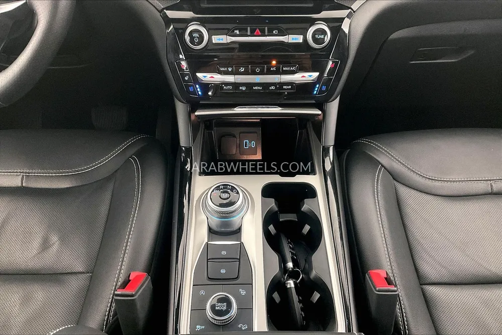 Ford Explorer 2022 for Sale in Dubai Image-24
