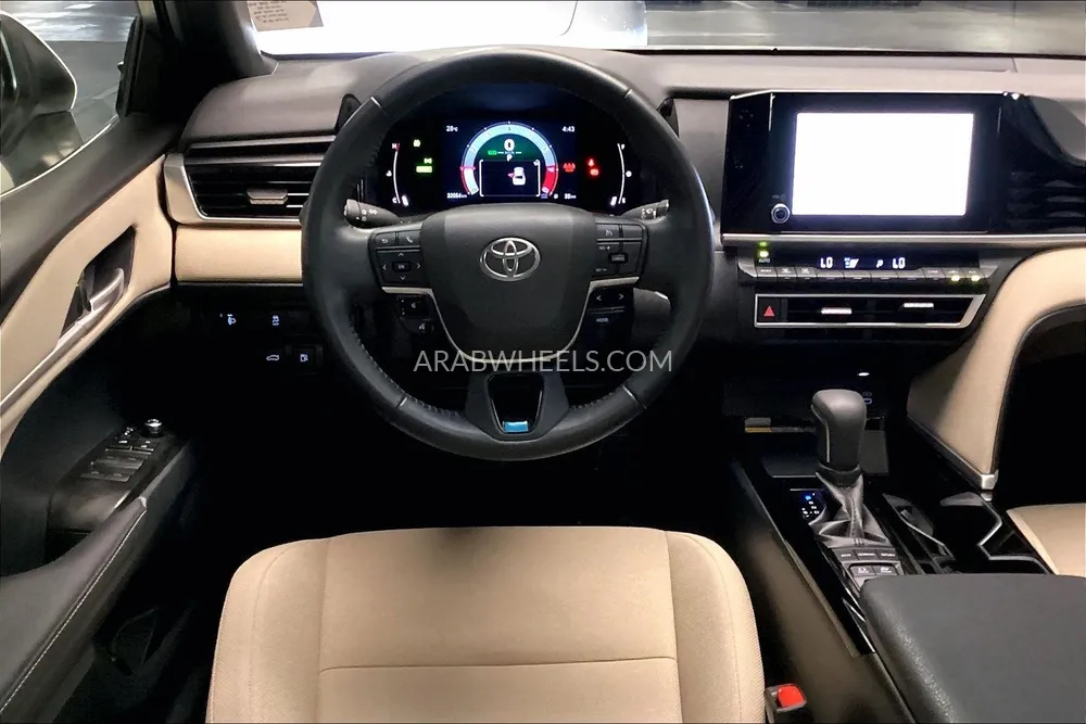 تويوتا كامري 2025 for Sale in الشارقة Image-11