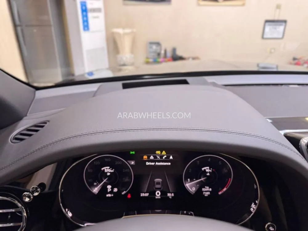 Bentley Bentayga 2022 for Sale in Dubai Image-19