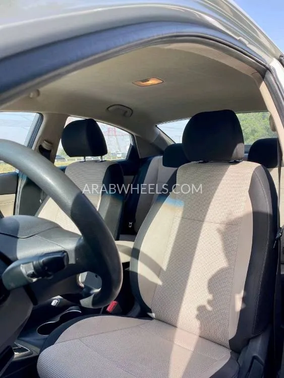 Hyundai Accent 2019 for Sale in Sharjah Image-4