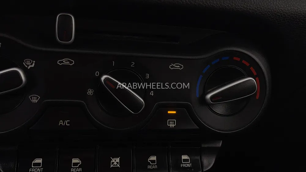 Kia Pegas 2021 for Sale in Dubai Image-32