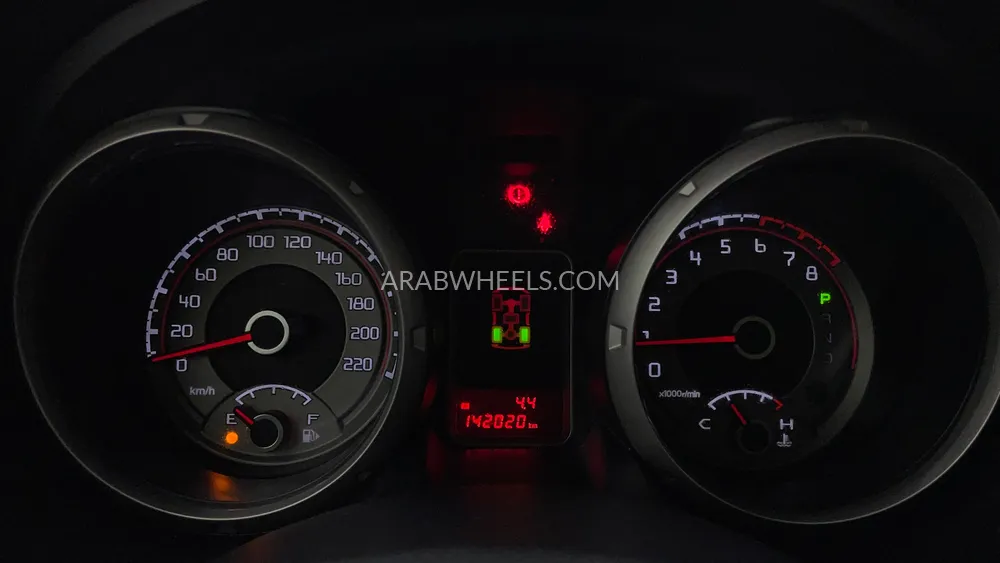 Mitsubishi Pajero 2017 for Sale in Dubai Image-13