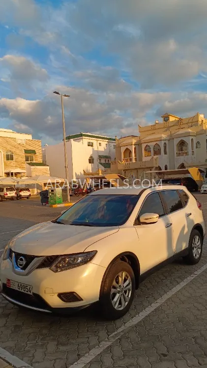 نيسان إكس تريل 2016 for Sale in أبو ظبي Image-9