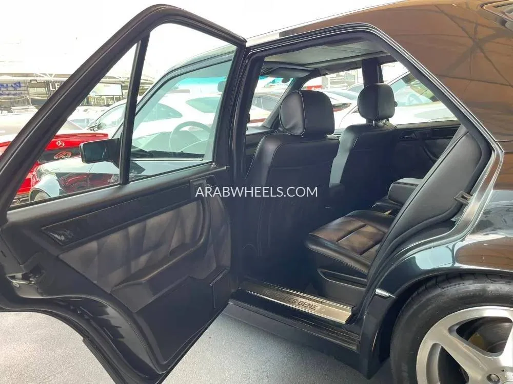 Mercedes Benz E Class 1995 for Sale in Dubai Image-12
