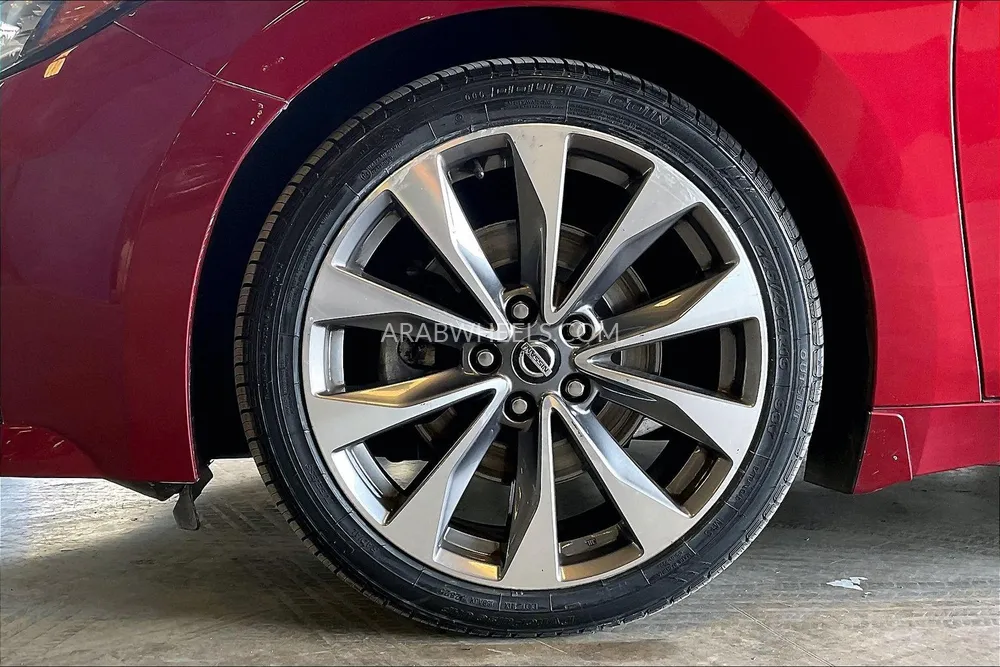 Nissan Maxima 2022 for Sale in Sharjah Image-9