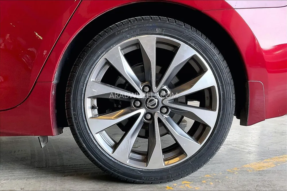 Nissan Maxima 2022 for Sale in Sharjah Image-10