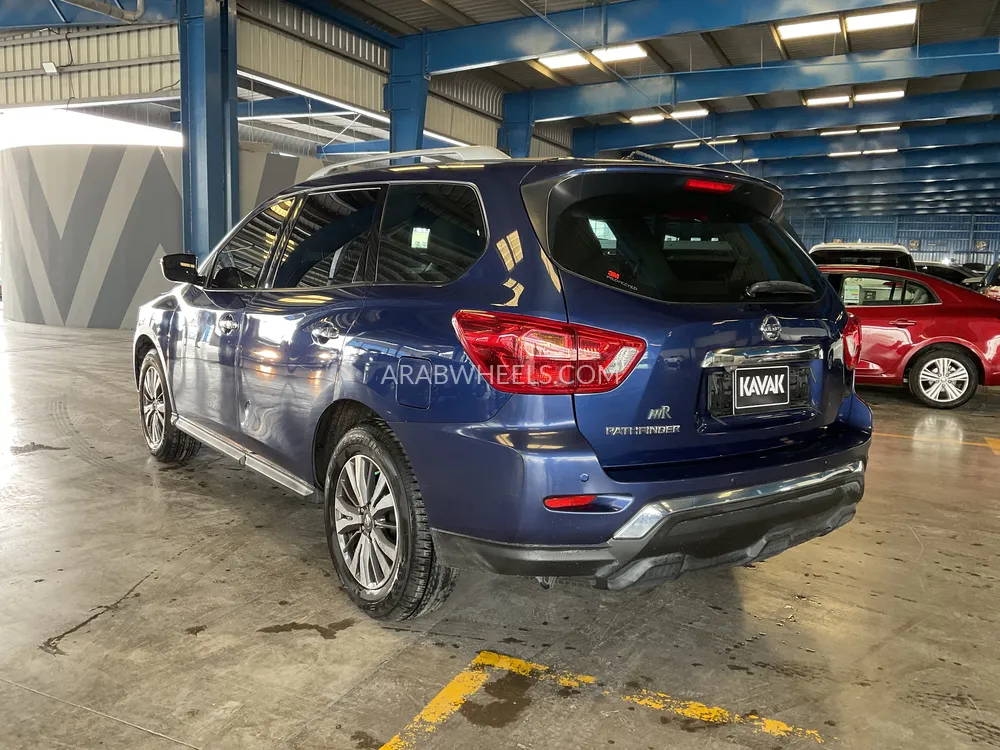 Nissan Pathfinder 2018 for Sale in Sharjah Image-4