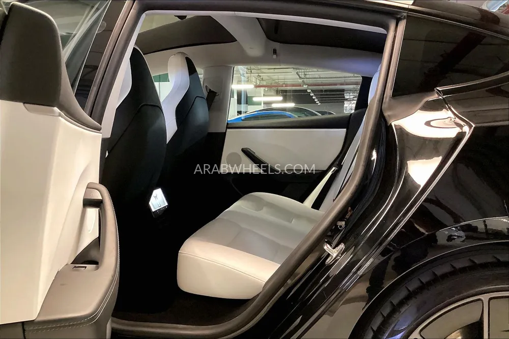 Tesla Model 3 2024 for Sale in Sharjah Image-14