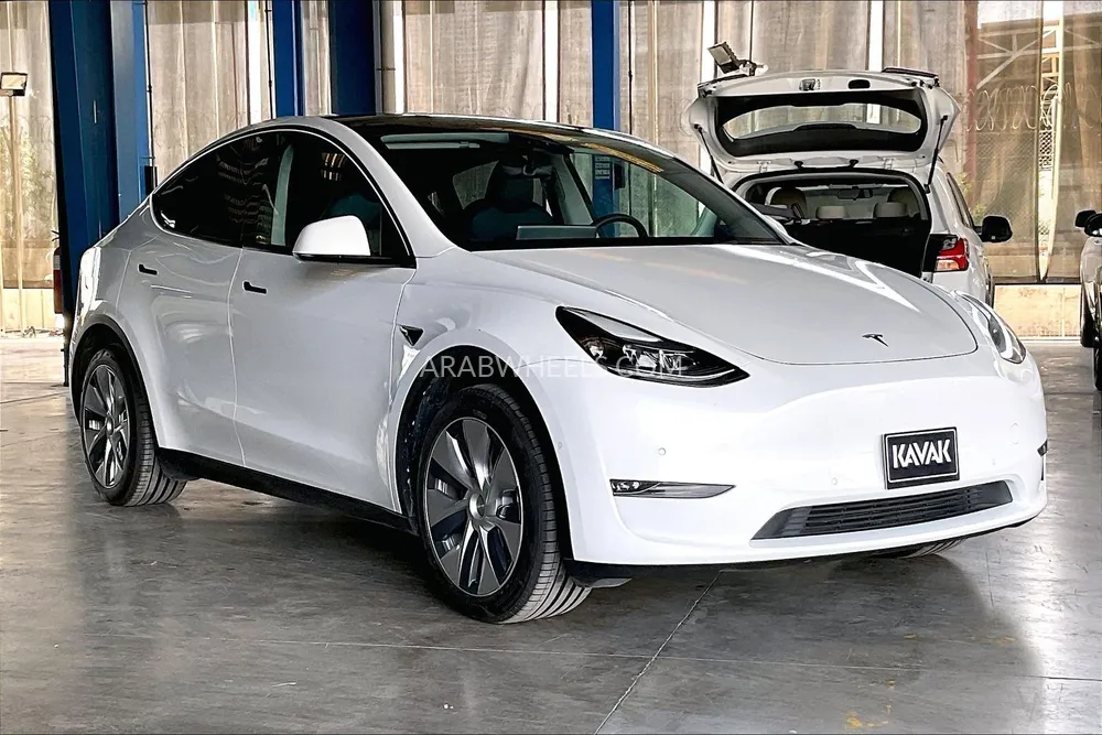 Tesla Model Y 2022 for Sale in Sharjah Image-3