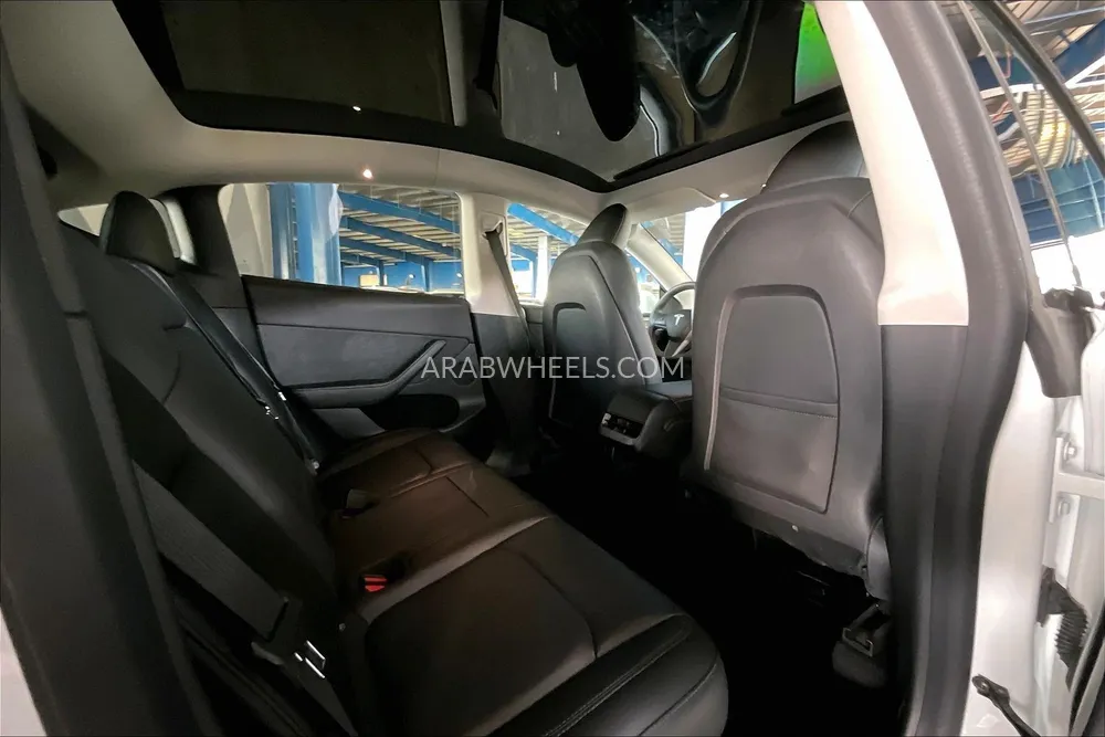 Tesla Model Y 2022 for Sale in Sharjah Image-28