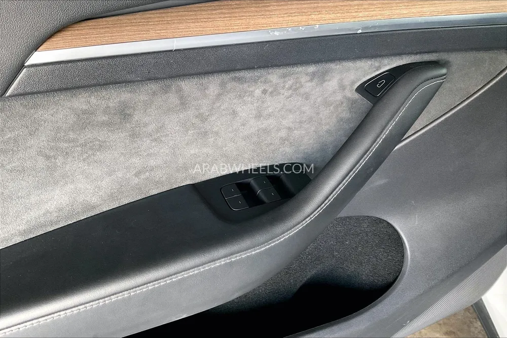 Tesla Model Y 2022 for Sale in Sharjah Image-31