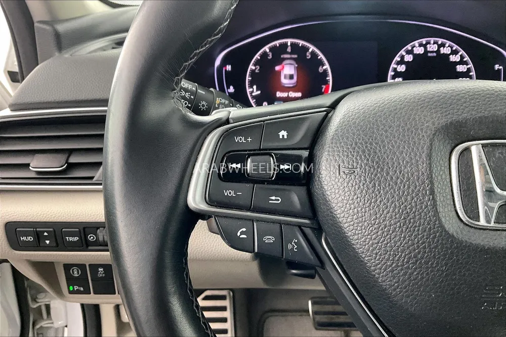 Honda Accord 2018 for Sale in Sharjah Image-21