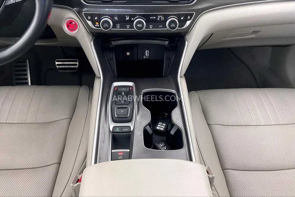 Honda Accord 2018 for Sale in Sharjah Image-24