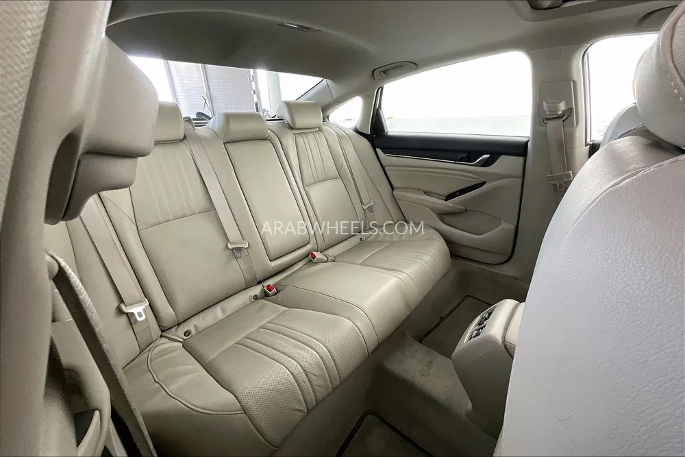 Honda Accord 2018 for Sale in Sharjah Image-29