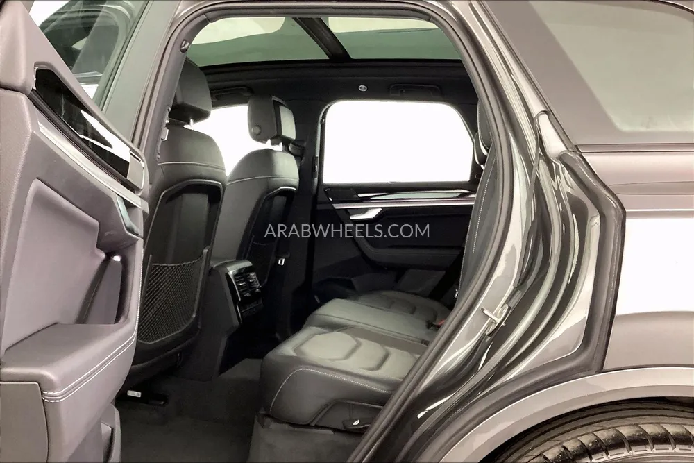 Volkswagen Touareg 2020 for Sale in Dubai Image-14