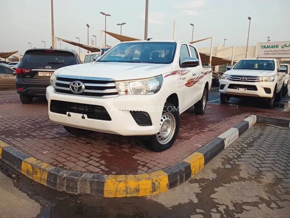 تويوتا هايلوكس 2018 for Sale in الشارقة Image-2