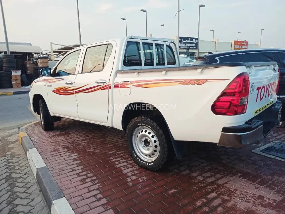 تويوتا هايلوكس 2018 for Sale in الشارقة Image-5