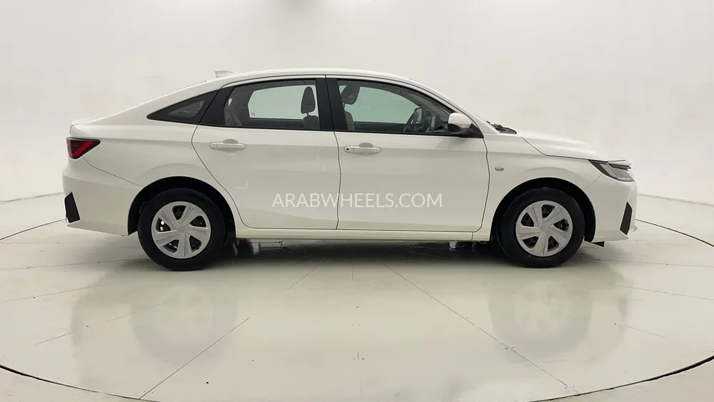 Toyota Yaris 2023 for Sale in Dubai Image-2