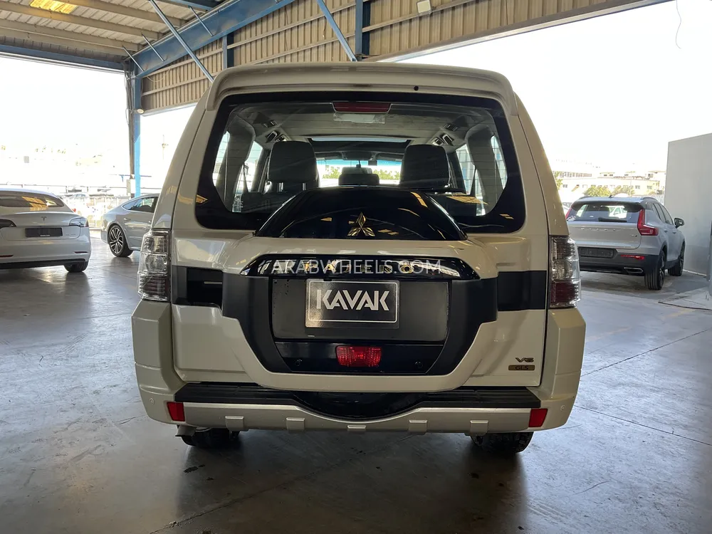Mitsubishi Pajero 2022 for Sale in Dubai Image-5