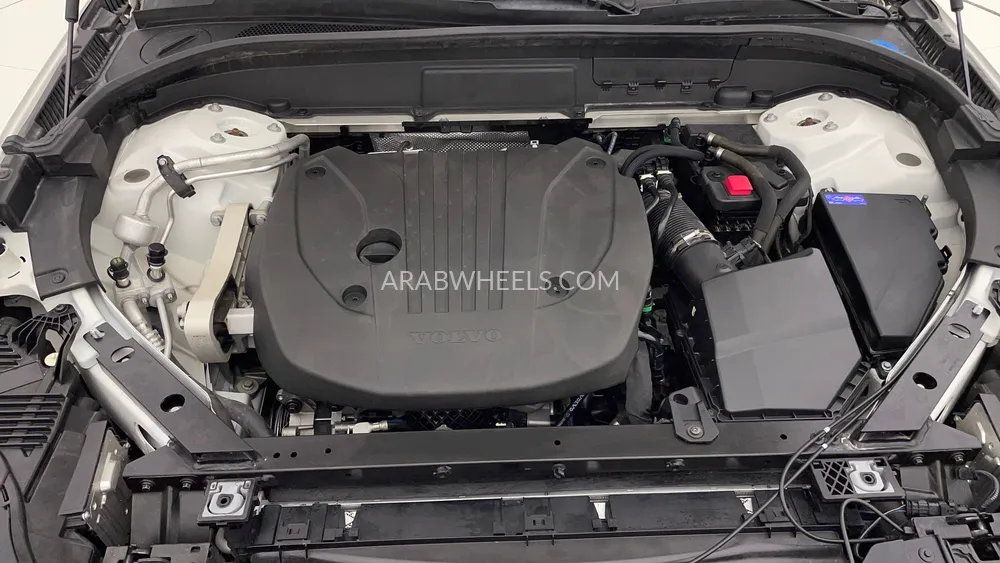Volvo XC60 2023 for Sale in Dubai Image-9