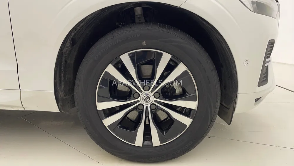 Volvo XC60 2023 for Sale in Dubai Image-10